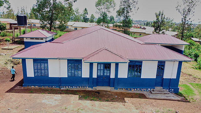 Außenansicht der Frauenklinik in Bunia